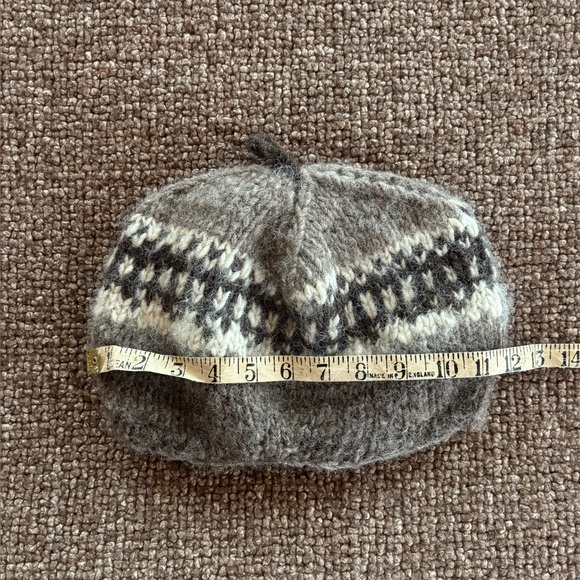 Vintage Woolen Cap - Picture 6 of 7